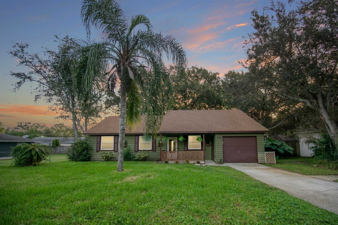 209 Jasmine Rd in St. Augustine, FL - Building Photo