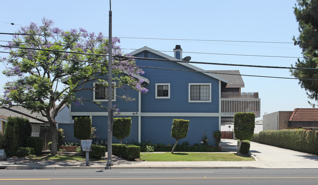 916 W Duarte Rd in Monrovia, CA - Building Photo - Building Photo