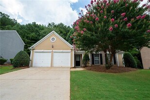 3820 Oak Park Dr in Suwanee, GA - Building Photo