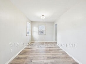 405 E Culton St in Warrensburg, MO - Building Photo - Building Photo