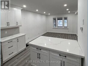 5051 Huron St in Niagara Falls, ON - Building Photo - Building Photo