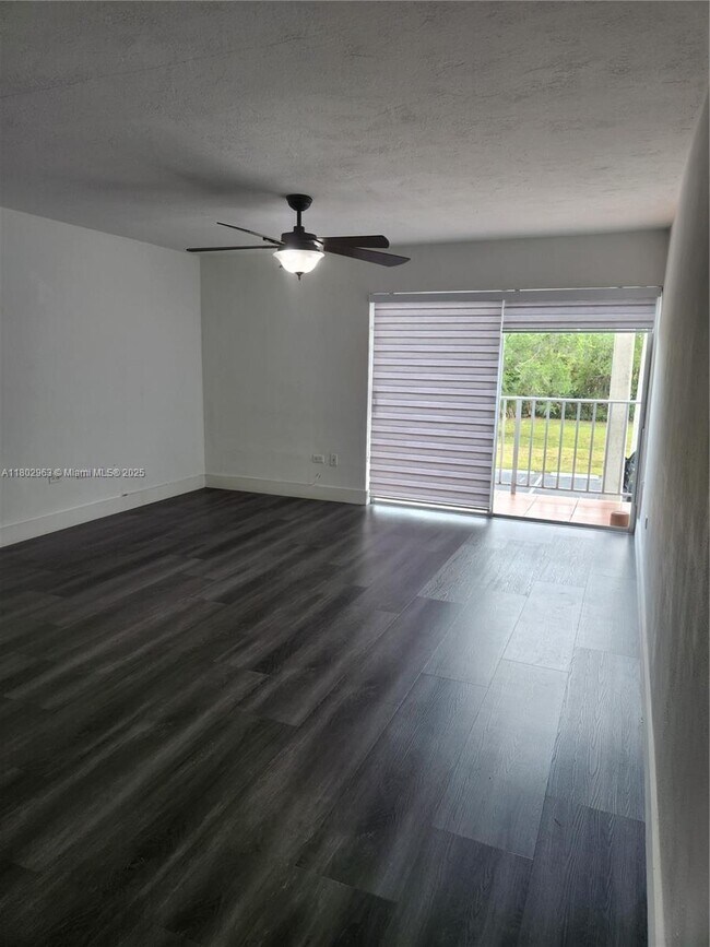 7245 SW 94th Pl in Miami, FL - Building Photo - Building Photo