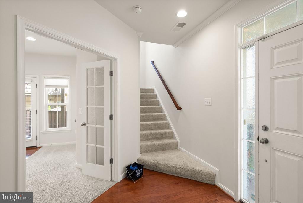 21766 Harroun Terrace in Ashburn, VA - Building Photo