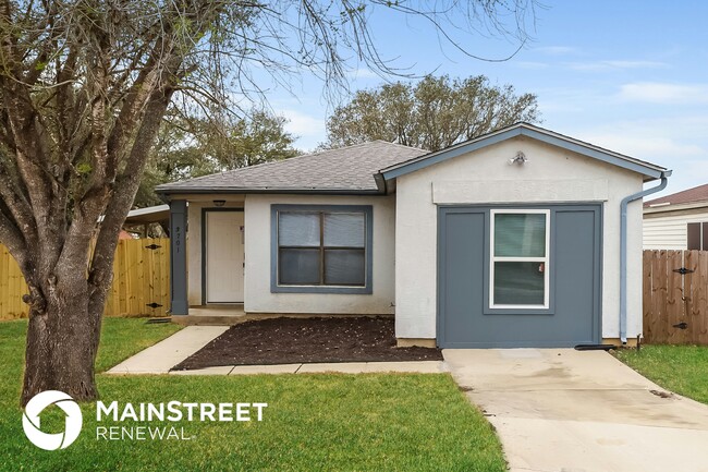 3701 Candlebluff Dr in San Antonio, TX - Building Photo - Building Photo
