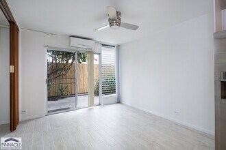 909 Kahuna Ln in Honolulu, HI - Building Photo - Building Photo