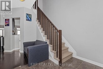 503 Knotridge St in Ottawa, ON - Building Photo - Building Photo