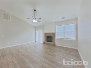 404 Plamondon Dr in Simpsonville, SC - Building Photo - Building Photo