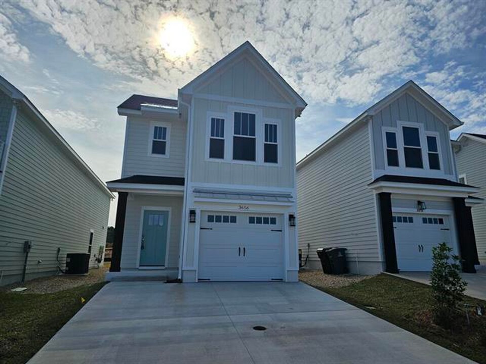 3656 Meadow Vista Ln. in Tallahassee, FL - Building Photo