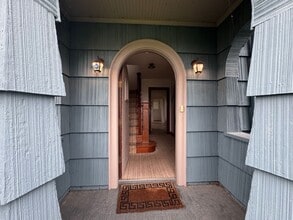 28627 Old Pacific Hwy in Stanwood, WA - Building Photo - Building Photo