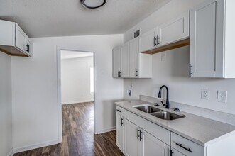 4980 Vickie Dr in Memphis, TN - Building Photo - Building Photo