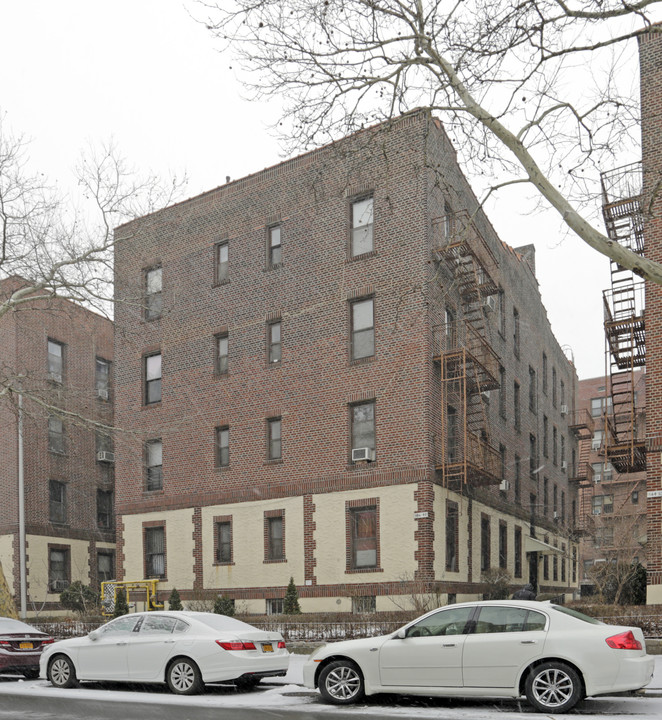 14447 Roosevelt Ave in Flushing, NY - Building Photo