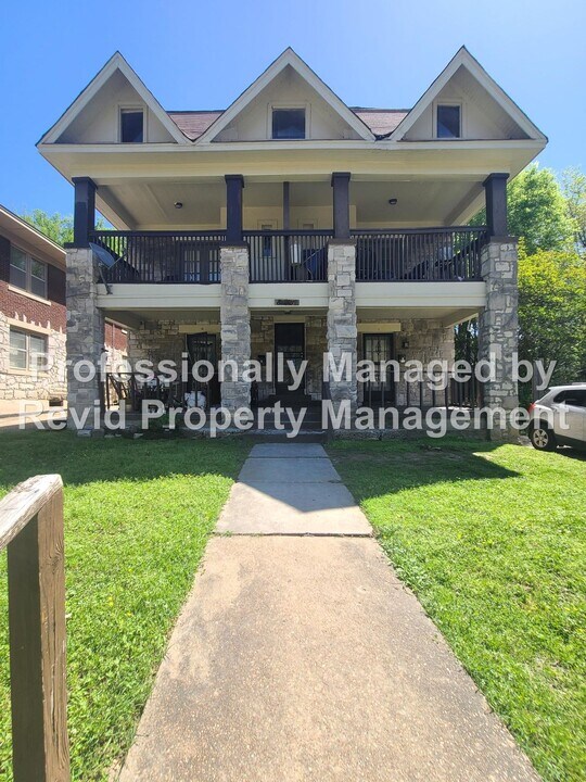 800 Maury St in Memphis, TN - Building Photo