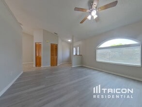834 4th Ave N in Deltona, FL - Building Photo - Building Photo