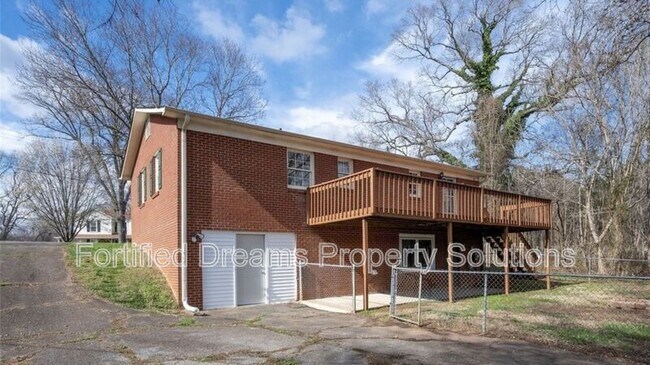 883 Milling Rd in Mocksville, NC - Building Photo - Building Photo