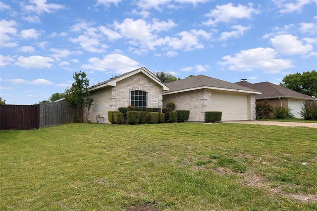 1325 Aviary Dr in Desoto, TX - Building Photo - Building Photo