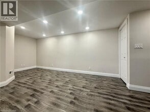 66 Nine Pines Rd in Kitchener, ON - Building Photo - Building Photo