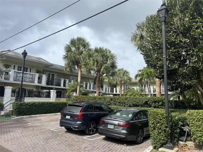 1000 Palm Trail in Delray Beach, FL - Building Photo - Building Photo