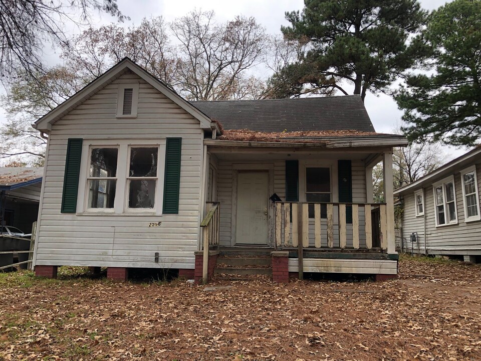 2516 Malcolm St in Shreveport, LA - Building Photo