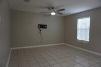 3104 Ganges Ct in Laredo, TX - Foto de edificio - Building Photo