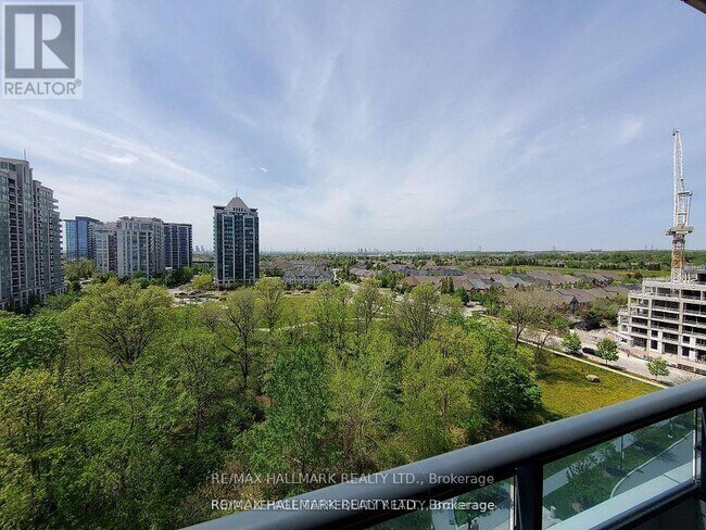 7890 Bathurst St in Vaughan, ON - Building Photo - Building Photo