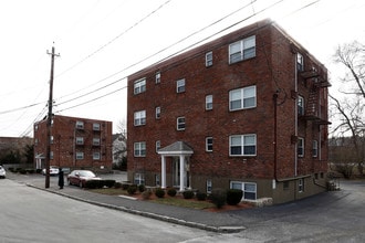 8-14 Dudley St in Arlington, MA - Foto de edificio - Building Photo