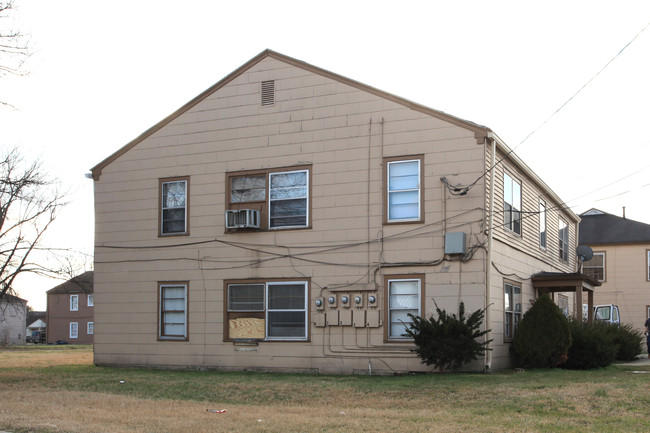 Dixie Place Apartments in Louisville, KY - Building Photo - Building Photo