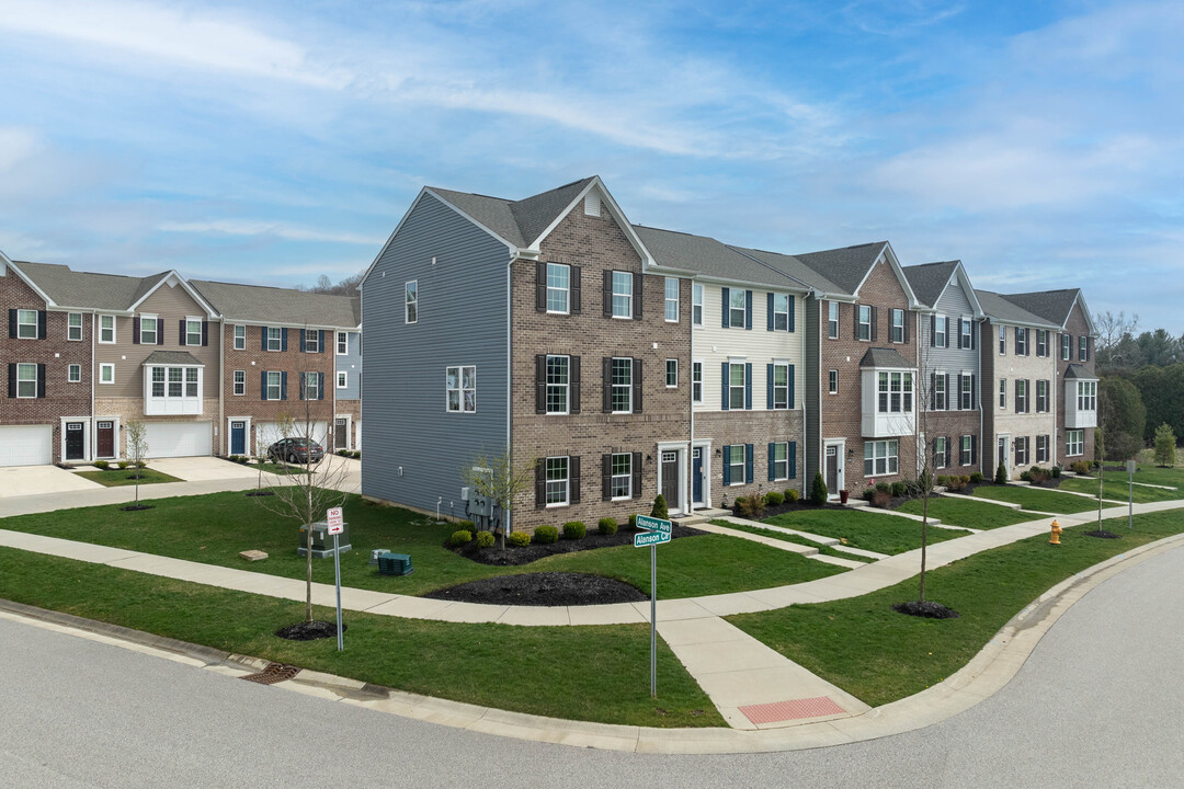 Villages at Sycamore in Akron, OH - Foto de edificio