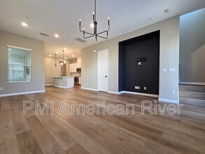 133 Fischbacher St in Sacramento, CA - Building Photo - Building Photo