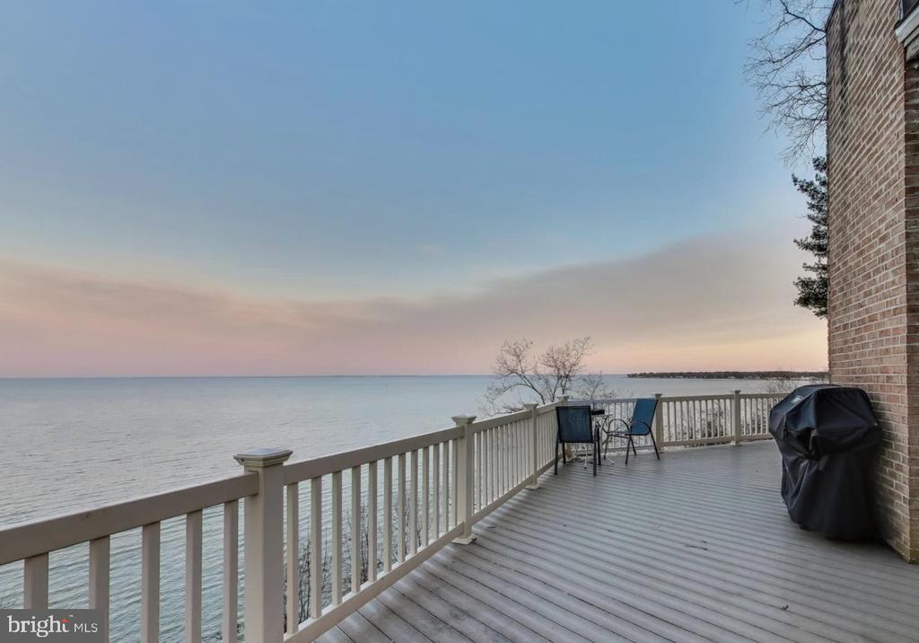 418 Point Mary Cir in Tracys Landing, MD - Building Photo