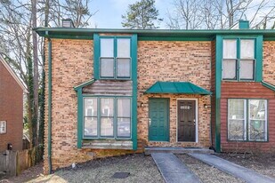 5353 Ridgemere Ct in Stone Mountain, GA - Building Photo