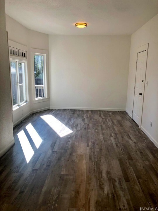 1007 MacArthur Blvd in Oakland, CA - Building Photo