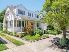 110 N Pembroke Ave in Margate City, NJ - Building Photo