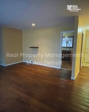 29822 Rock Creek Dr in Southfield, MI - Building Photo - Building Photo