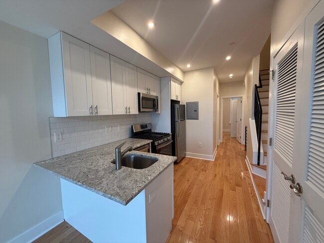 1259 N 23rd St, Unit 2