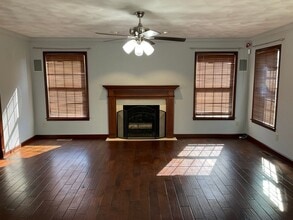 2903 Lake Lorraine Cove in Fairview Heights, IL - Building Photo - Building Photo