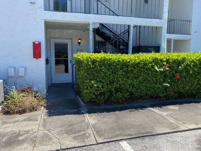 6023 Amberly Ct in Orlando, FL - Building Photo - Building Photo