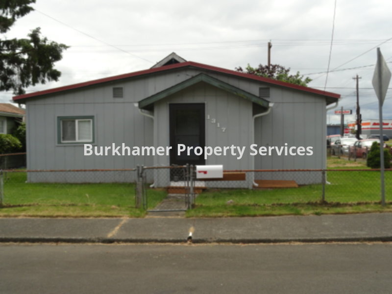 1317 Cherry St in Aberdeen, WA - Building Photo