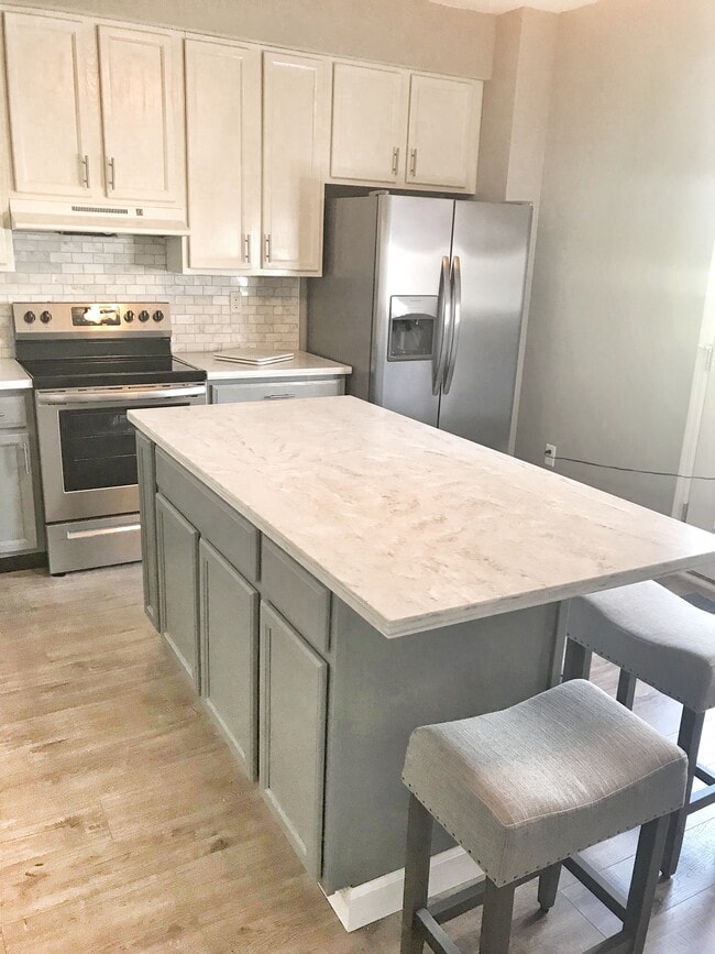 3241 Domain St in St. Charles, MO - Foto de edificio - Building Photo