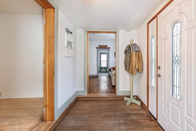 817 7th Ave in Belle Fourche, SD - Foto de edificio - Building Photo