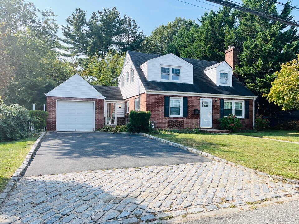 5 Prospect St in Glen Head, NY - Foto de edificio
