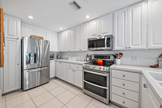 107 Rivinia Dr in Jupiter, FL - Building Photo - Building Photo