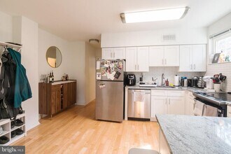 533 S 17th St in Philadelphia, PA - Building Photo - Building Photo