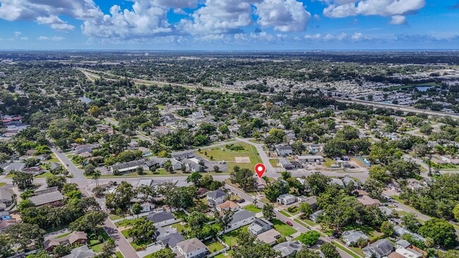 4701 Haines Rd N in St. Petersburg, FL - Building Photo - Building Photo