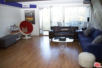 1701 Clinton St in Los Angeles, CA - Building Photo - Building Photo