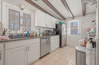 5 Cobblestone Rd in Bloomfield, CT - Foto de edificio - Building Photo