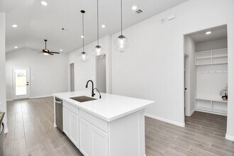 19807 Palomino Pr Trl, Unit 4202B in Tomball, TX - Building Photo - Building Photo