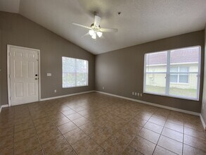 9675 Hollyhill Dr in Orlando, FL - Building Photo - Building Photo