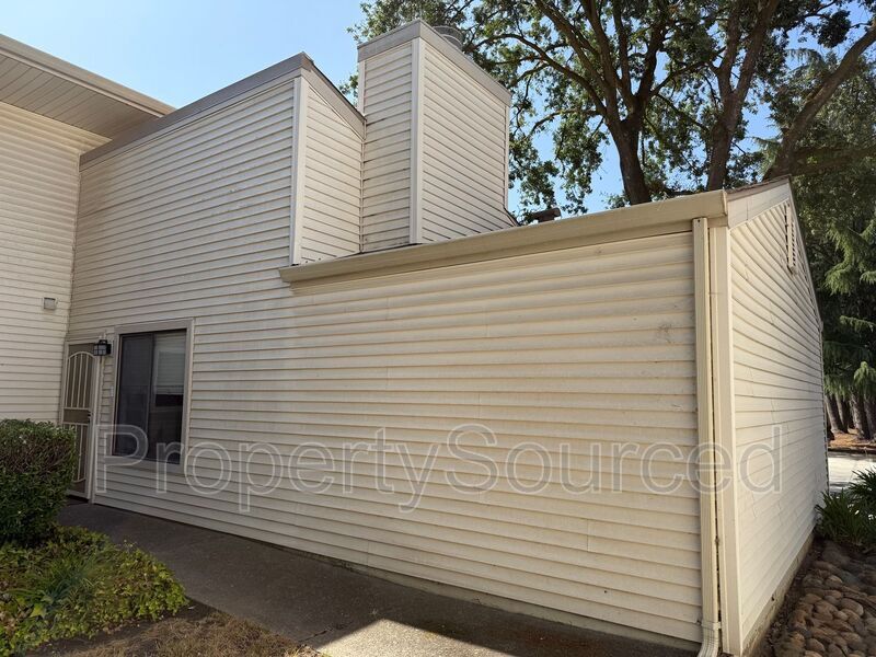 700 McCoy Ct in Lodi, CA - Foto de edificio