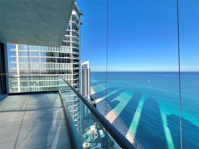 17901 Collins Ave, Unit 4005 in Sunny Isles Beach, FL - Building Photo - Building Photo