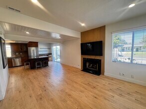 379 Monte Vista Ave in Costa Mesa, CA - Building Photo - Building Photo